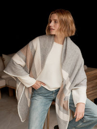 REPEAT CASHMERE CONTRAST BORDER CAPE - LIGHT GREY/IVORY