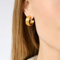 JULIE VOS COBBLESTONE HOOP - MEDIUM