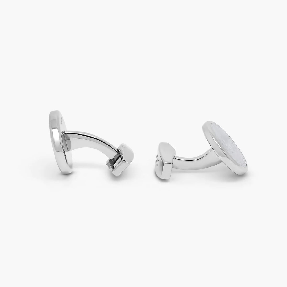 TATEOSSIAN ROTONDO GUILLOCHE CUFFLINKS AND STUDS SET - WHITE MOTHER OF PEARL AND STAINLESS STEEL
