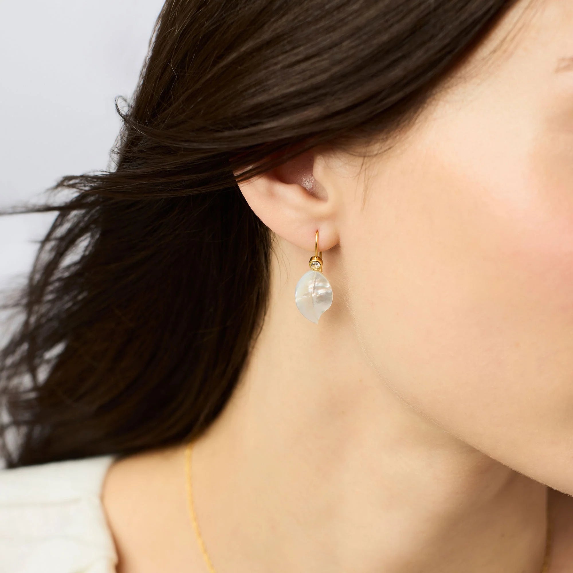 JULIE VOS WILLOW EARRING - MOTHER OF PEARL