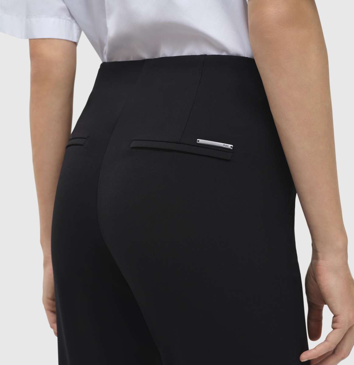 MAC WOMEN'S ANNA NEW ZIP PANT - BLACK