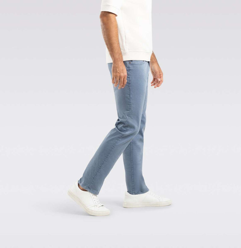 MAC MEN'S ARNE PIPE 5 POCKET PANT - CAPRI BLUE