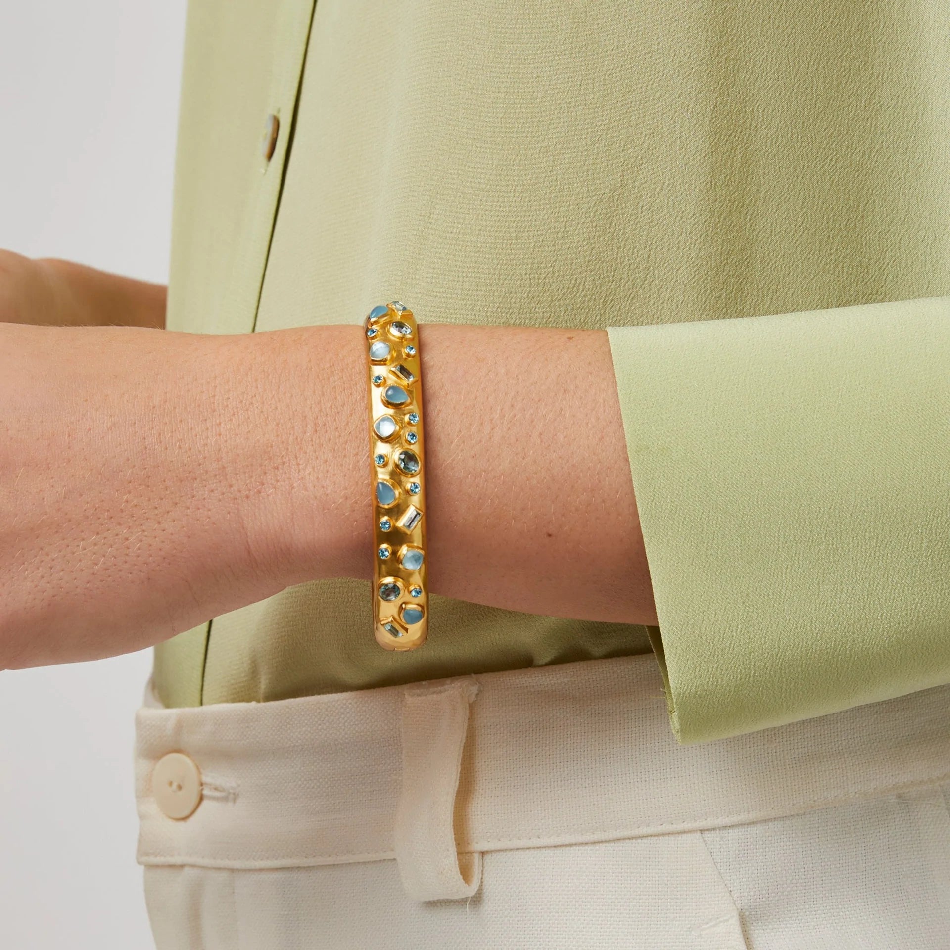JULIE VOS ANTONIA MOSAIC HINGE BANGLE - IRIDESCENT CLEAR CRYSTAL