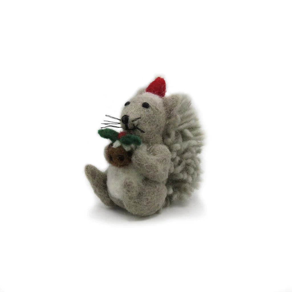 AMICA FELT GREY SQUIRREL WITH CHRISTMAS PUDDING
